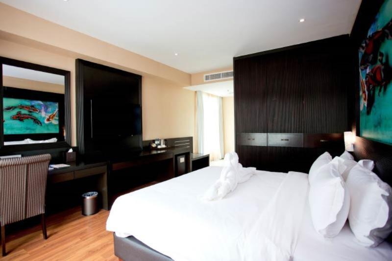 Vouk Hotel Suites, Penang George Town Exterior foto