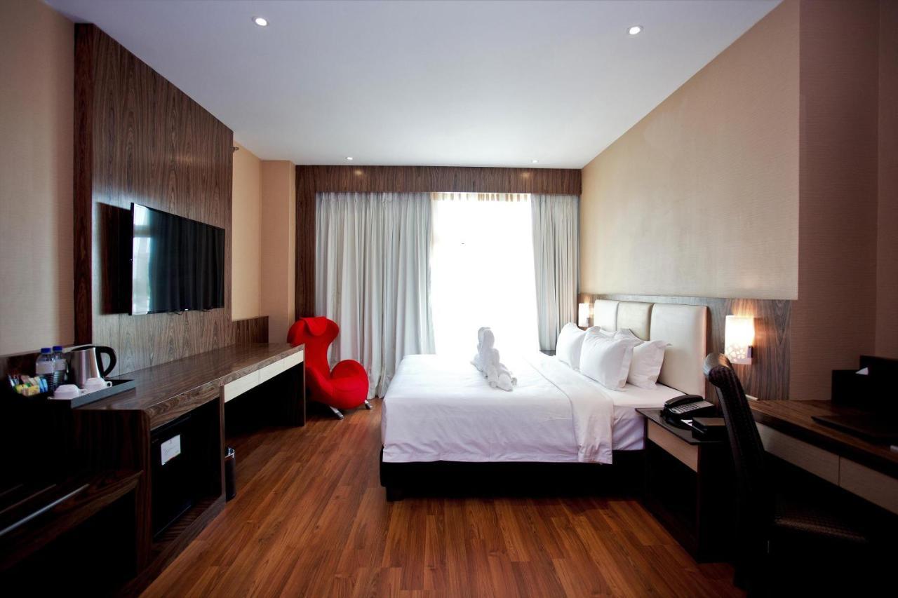 Vouk Hotel Suites, Penang George Town Exterior foto